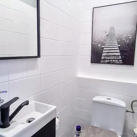 Metro 10 Min To The Beautiful View Apartment Warsaw